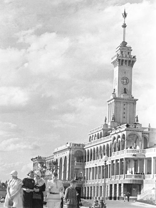 Иллюстрация к книге — 1937. Большой террор. Хроника одного года [i_077.jpg]