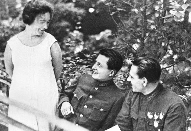 Иллюстрация к книге — 1937. Большой террор. Хроника одного года [i_078.jpg]