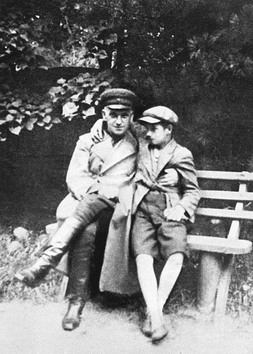 Иллюстрация к книге — 1937. Большой террор. Хроника одного года [i_096.jpg]