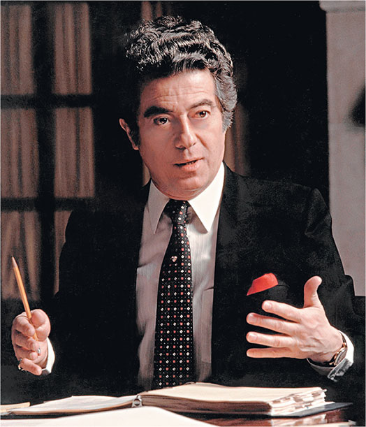 Иллюстрация к книге — Непокоренный. От чудом уцелевшего в Освенциме до легенды Уолл-стрит: выдающаяся история Зигберта Вильцига [i_015.jpg]