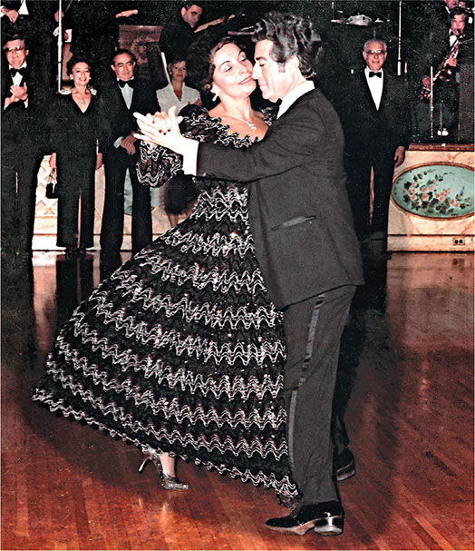 Иллюстрация к книге — Непокоренный. От чудом уцелевшего в Освенциме до легенды Уолл-стрит: выдающаяся история Зигберта Вильцига [i_016.jpg]