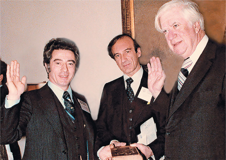 Иллюстрация к книге — Непокоренный. От чудом уцелевшего в Освенциме до легенды Уолл-стрит: выдающаяся история Зигберта Вильцига [i_019.jpg]