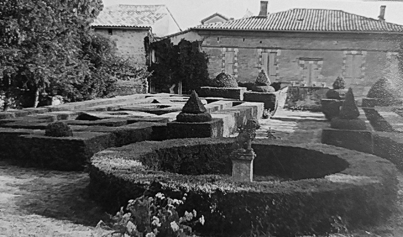 Иллюстрация к книге — Волшебное лето во Франции. Замки, фиалки и вишневый пирог [i_028.jpg]