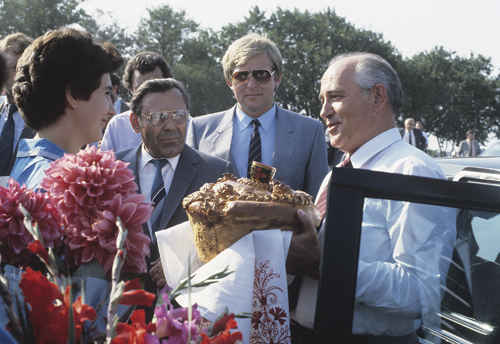 Иллюстрация к книге — Последний день СССР. Свидетельство очевидца [i_002.jpg]