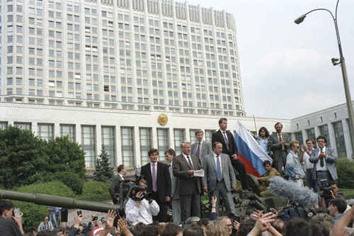 Иллюстрация к книге — Последний день СССР. Свидетельство очевидца [i_008.jpg]