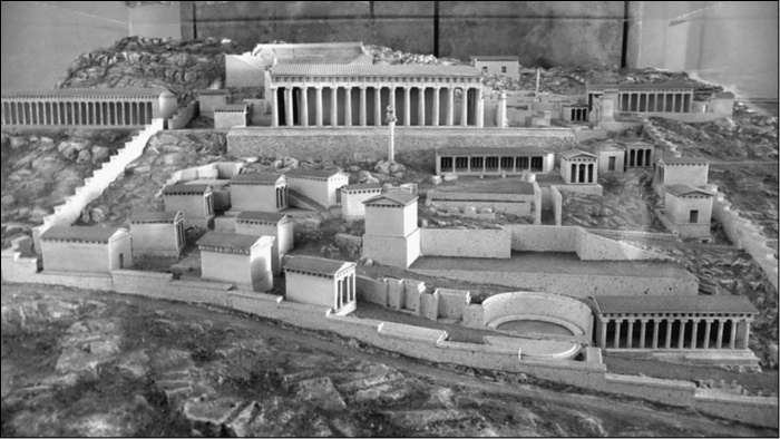 Иллюстрация к книге — 100 великих тайн дипломатии [i_004.jpg]