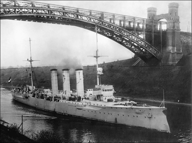 Иллюстрация к книге — 100 великих тайн дипломатии [i_040.jpg]