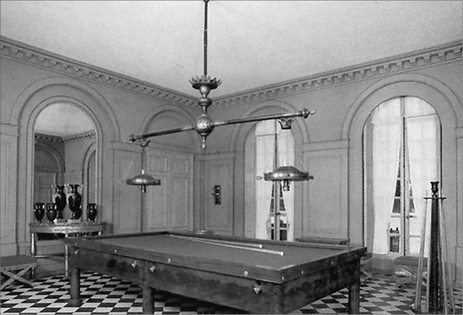 Иллюстрация к книге — Нравы Мальмезонского дворца [i_005.jpg]