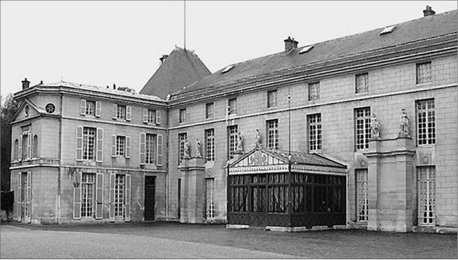 Иллюстрация к книге — Нравы Мальмезонского дворца [i_010.jpg]