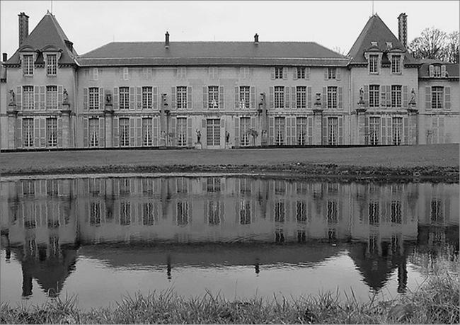 Иллюстрация к книге — Нравы Мальмезонского дворца [i_013.jpg]