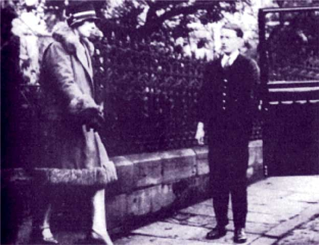 Иллюстрация к книге — Агата Кристи. Она написала убийство [i_077.jpg]