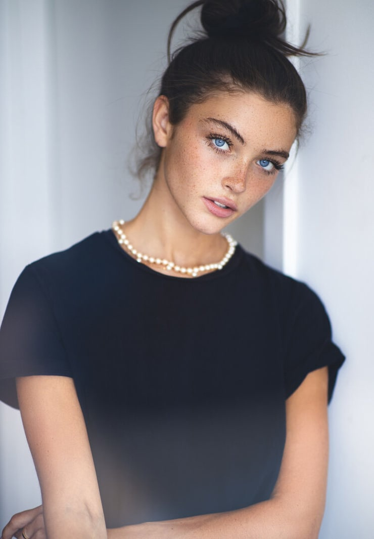 Иллюстрация к книге — Твоя жизнь в моих руках [3d5f7d6d-f184-4791-bd6a-8a35958dd489.jpg]