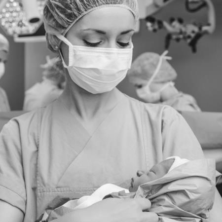 Иллюстрация к книге — Откровения акушерки. Тайны родильного отделения [i_001.jpg]