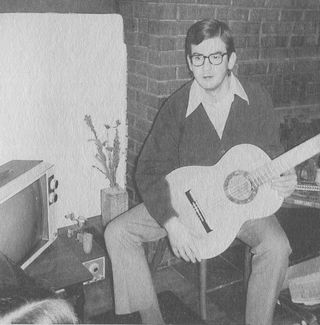 Иллюстрация к книге — Рассказчик. Воспоминания барабанщика Nirvana и фронтмена Foo Fighters [i_006.jpg]