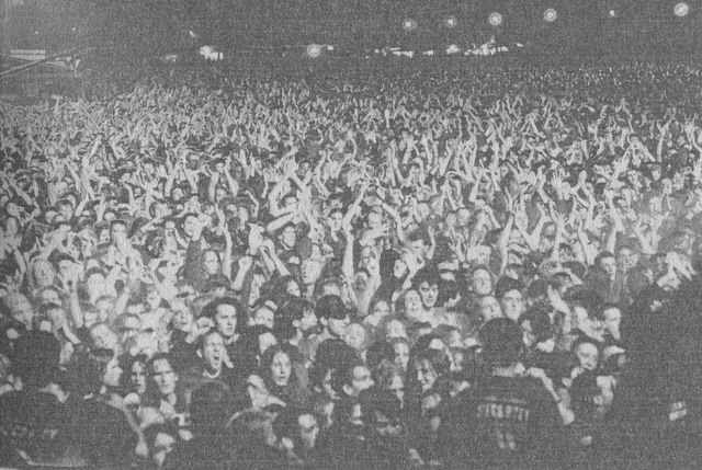 Иллюстрация к книге — Рассказчик. Воспоминания барабанщика Nirvana и фронтмена Foo Fighters [i_028.jpg]