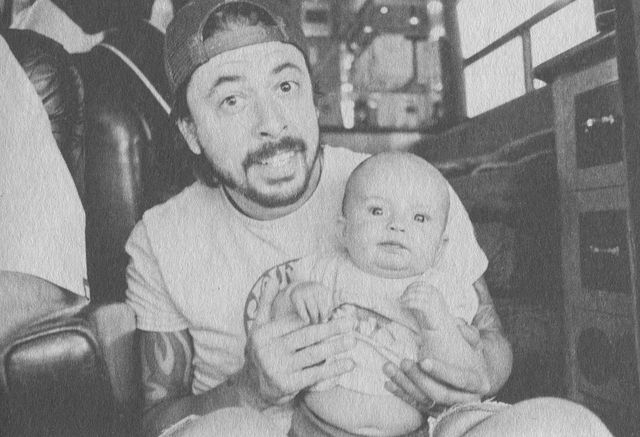 Иллюстрация к книге — Рассказчик. Воспоминания барабанщика Nirvana и фронтмена Foo Fighters [i_039.jpg]