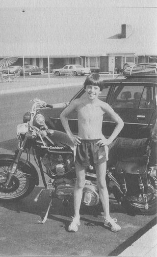 Иллюстрация к книге — Рассказчик. Воспоминания барабанщика Nirvana и фронтмена Foo Fighters [i_045.jpg]