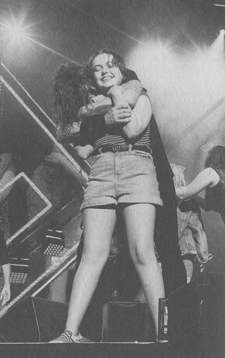 Иллюстрация к книге — Рассказчик. Воспоминания барабанщика Nirvana и фронтмена Foo Fighters [i_056.jpg]