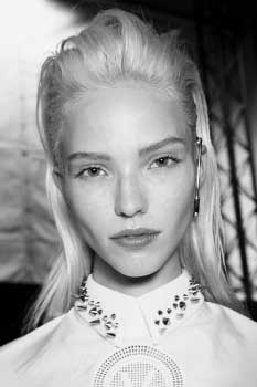 Иллюстрация к книге — Экстрасенс. Назад в прошлое. Россия 2006 [i_057.jpg]