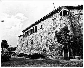 Иллюстрация к книге — Италия: жизнь в замке в XXI веке [_15.webp]