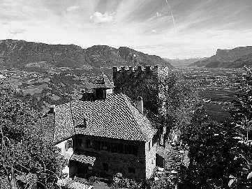 Иллюстрация к книге — Италия: жизнь в замке в XXI веке [_87.webp]