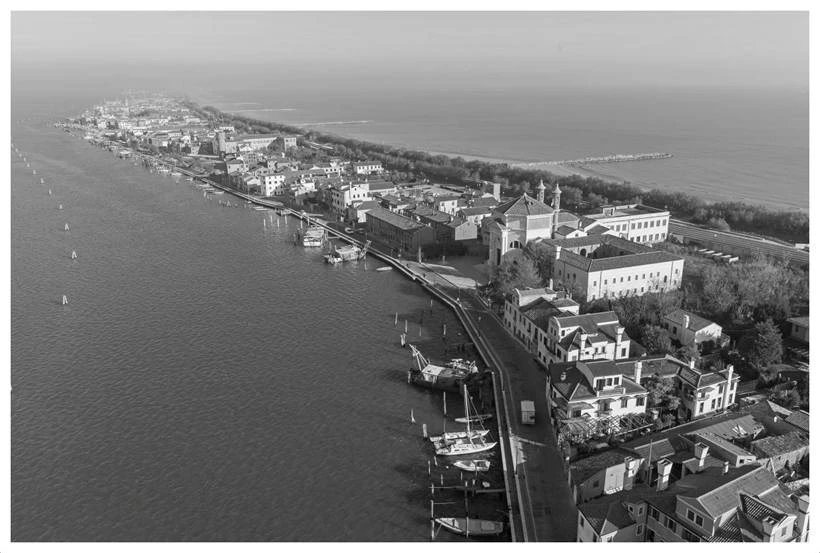 Иллюстрация к книге — Темные воды Венеции [_15.webp]