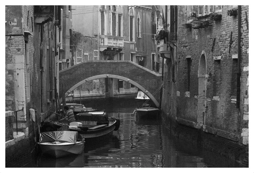 Иллюстрация к книге — Темные воды Венеции [_30.webp]