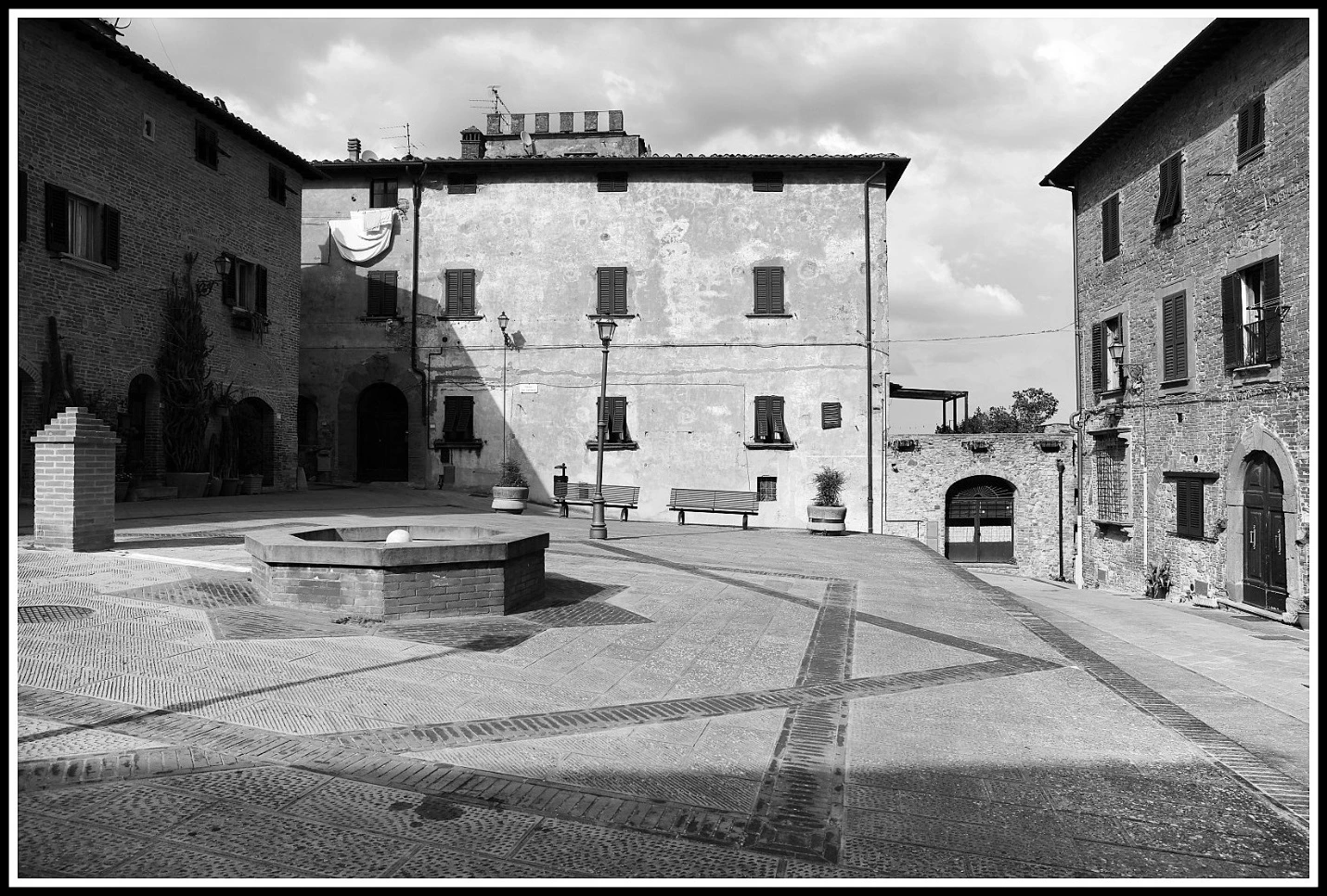 Иллюстрация к книге — Не лучшее время для убийства [_15.webp]