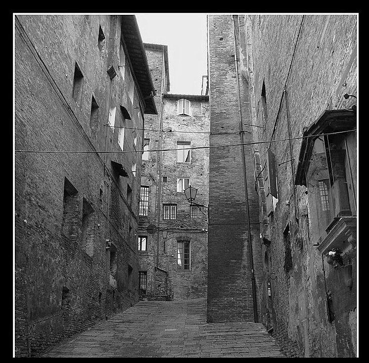 Иллюстрация к книге — Не лучшее время для убийства [_16.webp]