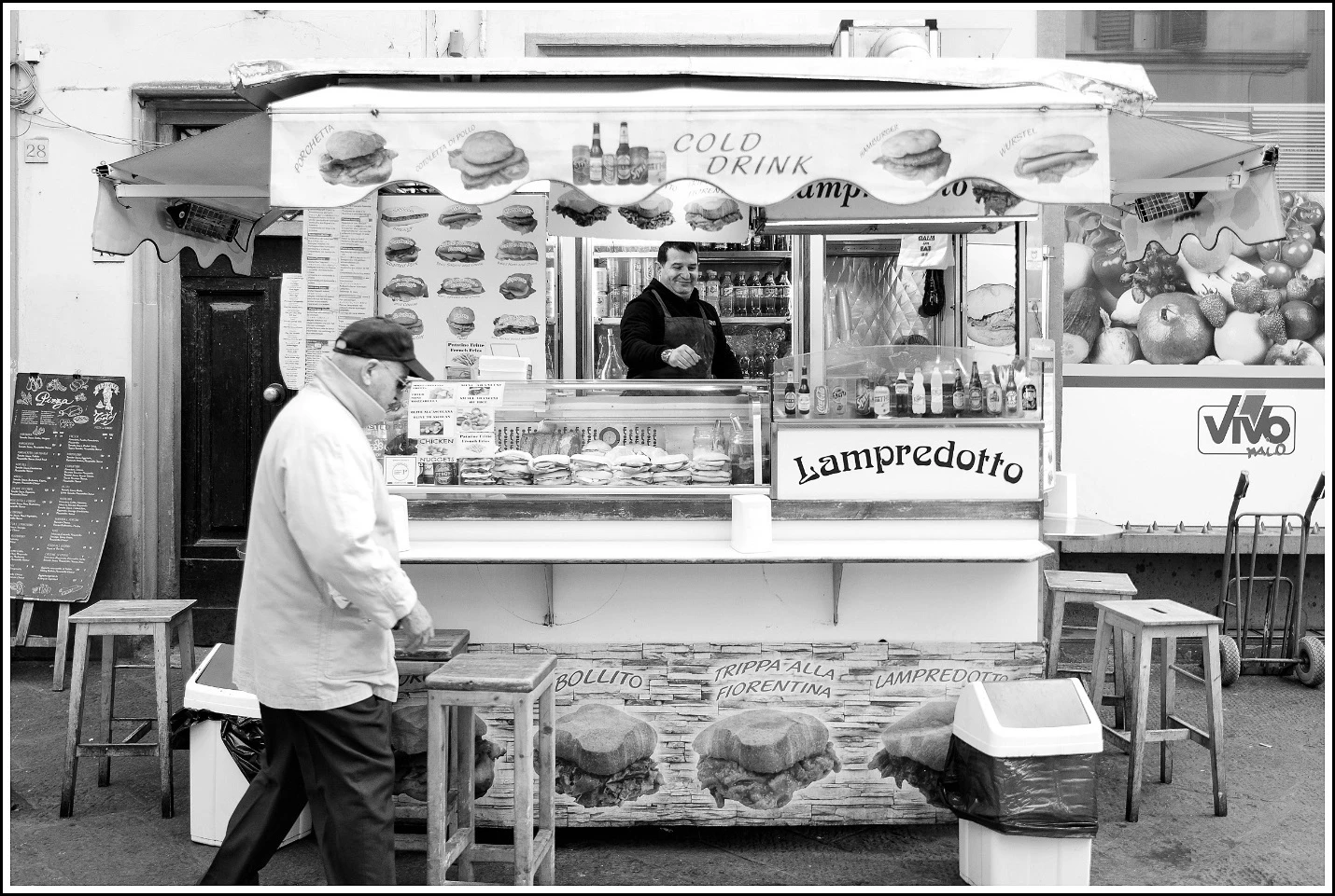 Иллюстрация к книге — Не лучшее время для убийства [_4.webp]