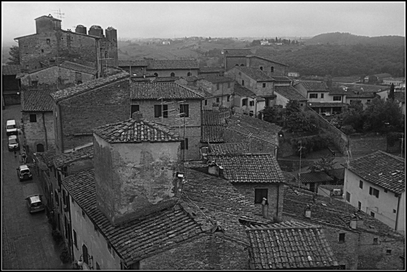 Иллюстрация к книге — Шепот холмов Тосканы [_14.webp]