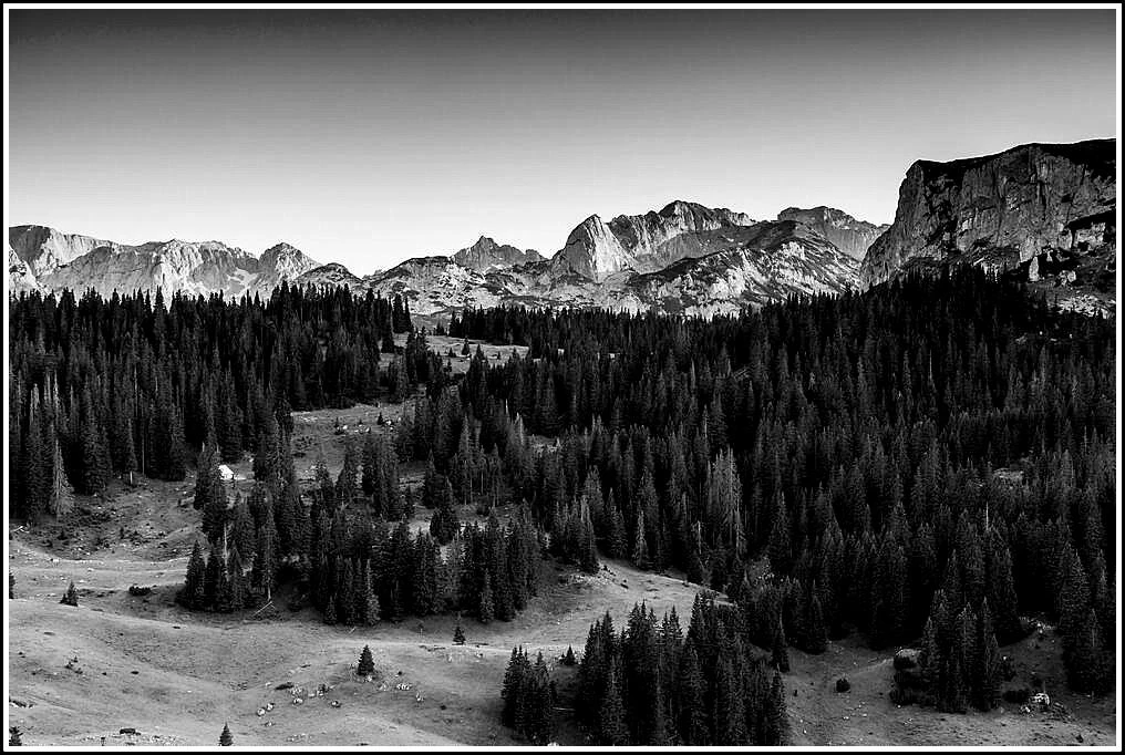 Иллюстрация к книге — Придет серенький волчок [_18.webp]