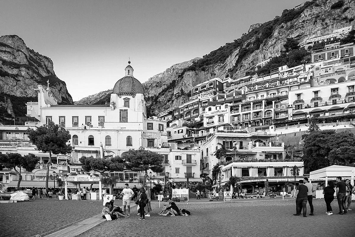 Иллюстрация к книге — Убийственный аромат [_4.webp]