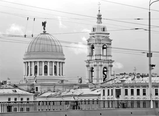 Иллюстрация к книге — Петербург манящий [Старые тайны, уютные уголки, сладости из детства] [i_014.webp]