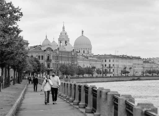 Иллюстрация к книге — Петербург манящий [Старые тайны, уютные уголки, сладости из детства] [i_015.webp]