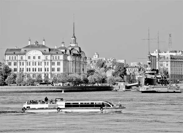 Иллюстрация к книге — Петербург манящий [Старые тайны, уютные уголки, сладости из детства] [i_025.webp]