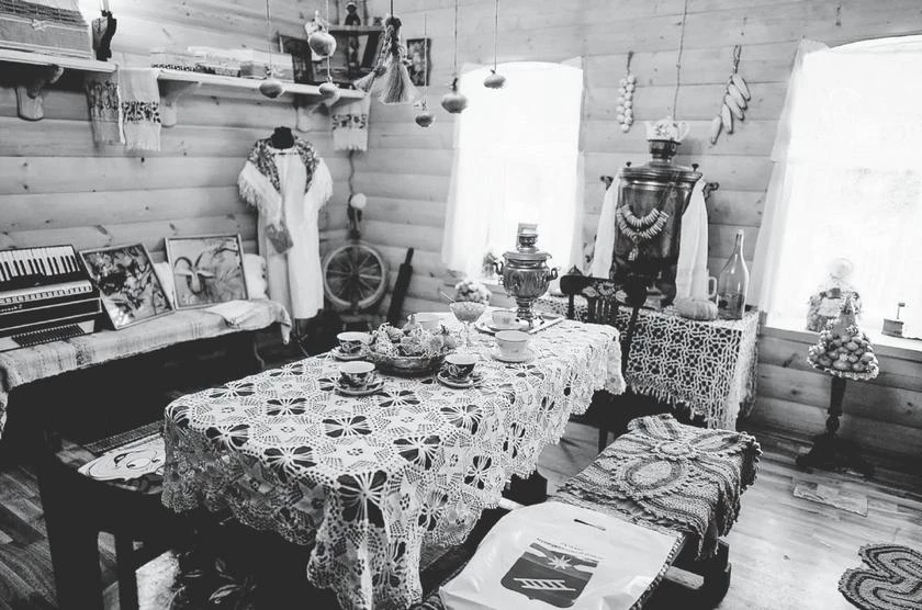 Иллюстрация к книге — Потаённая Россия. От блинов до ухи: путешествие за рецептами и тайнами старых городов [i_024.webp]