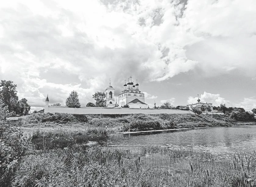 Иллюстрация к книге — Потаённая Россия. От блинов до ухи: путешествие за рецептами и тайнами старых городов [i_026.webp]