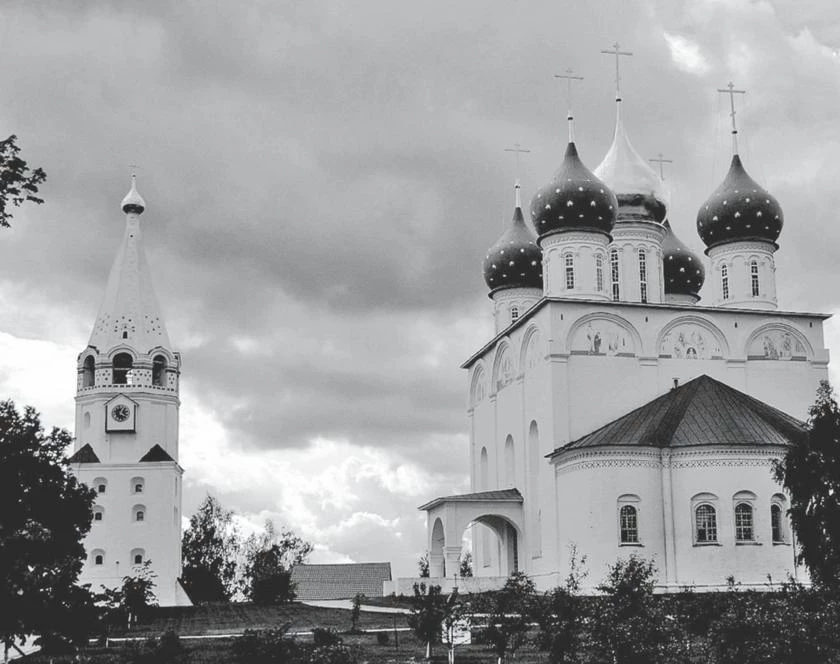 Иллюстрация к книге — Потаённая Россия. От блинов до ухи: путешествие за рецептами и тайнами старых городов [i_035.webp]