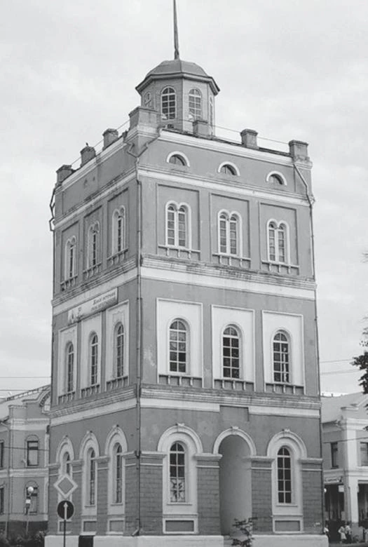 Иллюстрация к книге — Потаённая Россия. От блинов до ухи: путешествие за рецептами и тайнами старых городов [i_051.webp]