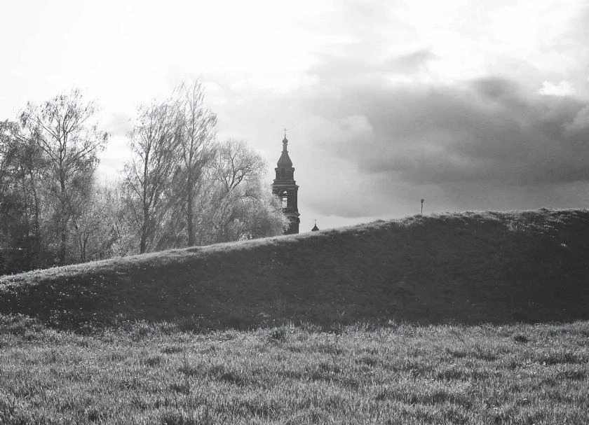 Иллюстрация к книге — Потаённая Россия. От блинов до ухи: путешествие за рецептами и тайнами старых городов [i_067.webp]