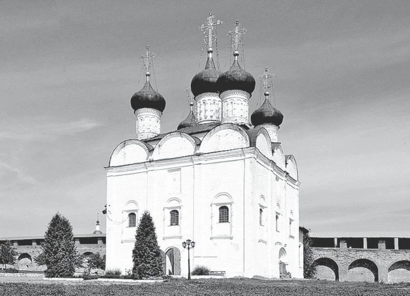 Иллюстрация к книге — Потаённая Россия. От блинов до ухи: путешествие за рецептами и тайнами старых городов [i_078.webp]