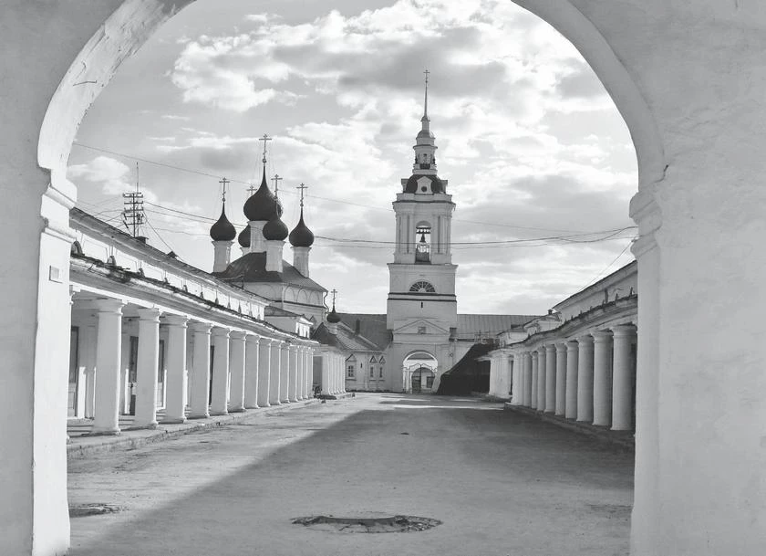 Иллюстрация к книге — Потаённая Россия. От блинов до ухи: путешествие за рецептами и тайнами старых городов [i_088.webp]