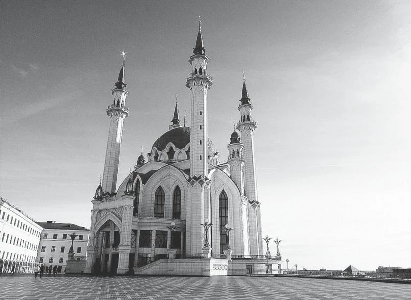 Иллюстрация к книге — Потаённая Россия. От блинов до ухи: путешествие за рецептами и тайнами старых городов [i_132.webp]