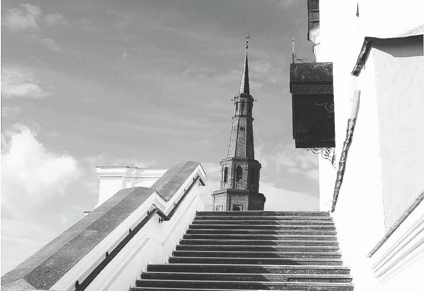 Иллюстрация к книге — Потаённая Россия. От блинов до ухи: путешествие за рецептами и тайнами старых городов [i_144.webp]