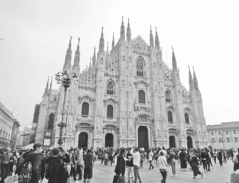 Иллюстрация к книге — Милан на вкус. Дамы, коктейли и золотое ризотто [i_031.webp]