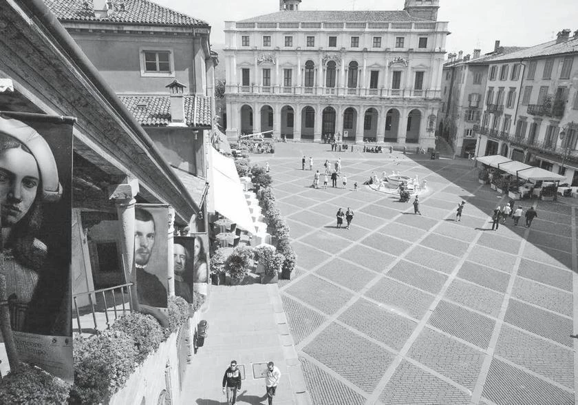 Иллюстрация к книге — Милан на вкус. Дамы, коктейли и золотое ризотто [i_059.webp]