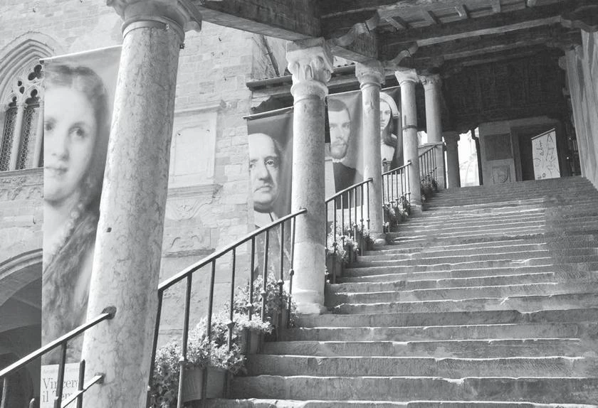 Иллюстрация к книге — Милан на вкус. Дамы, коктейли и золотое ризотто [i_065.webp]