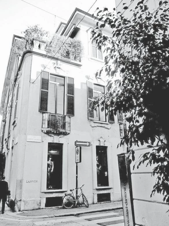 Иллюстрация к книге — Милан на вкус. Дамы, коктейли и золотое ризотто [i_117.webp]