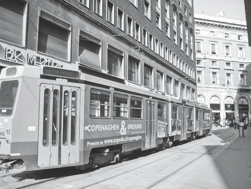 Иллюстрация к книге — Милан на вкус. Дамы, коктейли и золотое ризотто [i_138.webp]